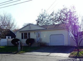 365 Wiklund Ave, Stratford, CT 06614