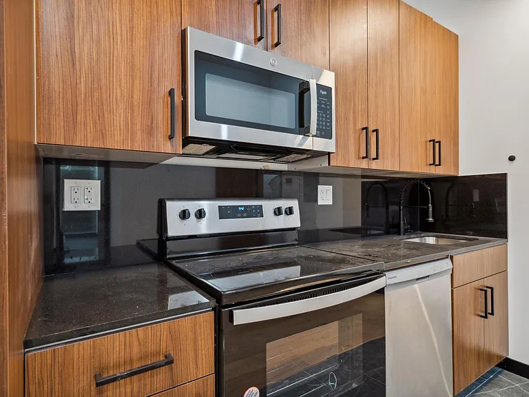212 Church St #4 — Photo 6