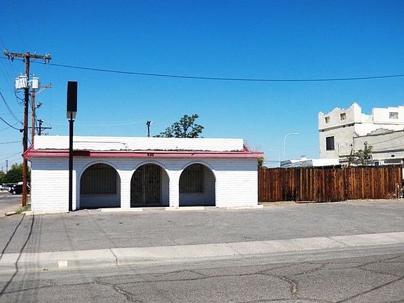2nd image of 420 S Manzanita St