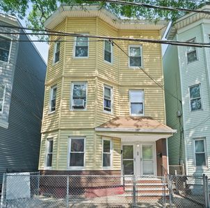 92 Willow St, Cambridge, MA, 02141