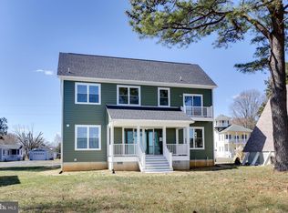 54 Shore Dr, Colonial Beach, VA 22443