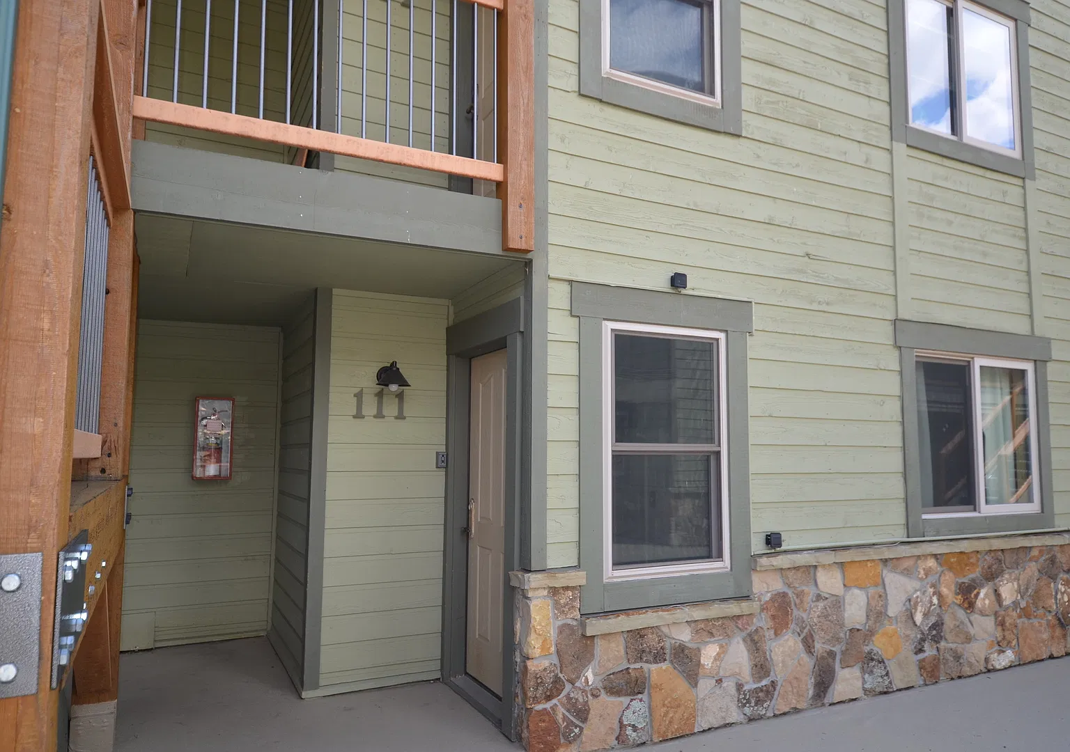 On Bus Route! Hot Tub! Steps to Carter Park and Downtown! — Photo 4
