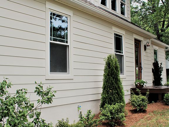 3rd image of 1207 Creekside Dr