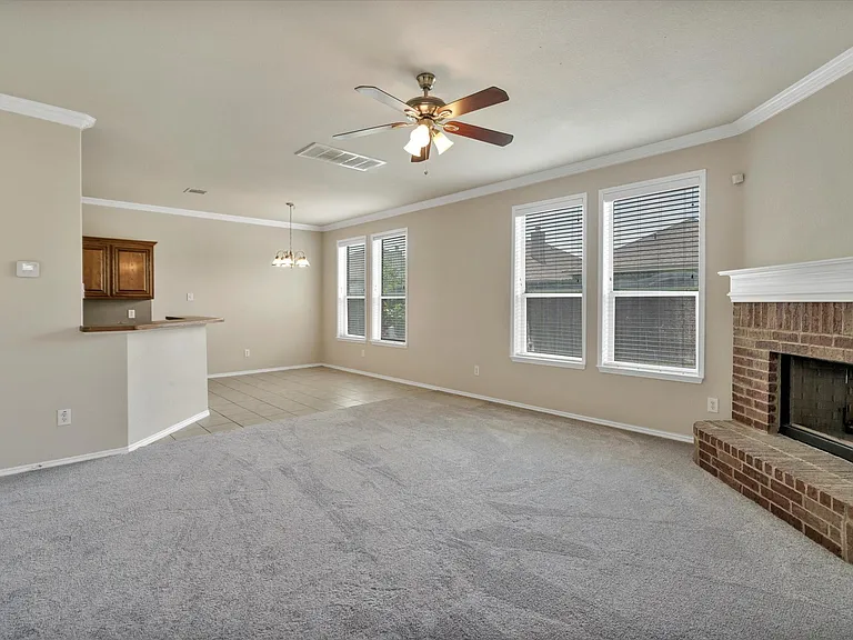4402 Emerald Leaf Dr — Photo 26