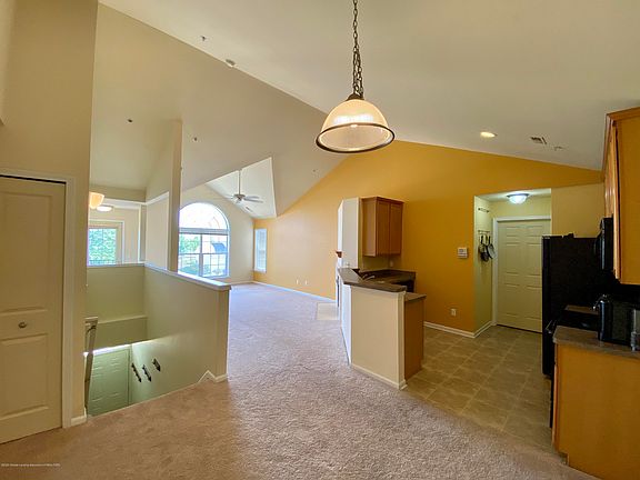 3rd image of 629 Worthington Dr