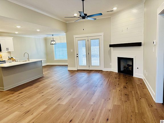 2nd image of 453 Fairway Blvd