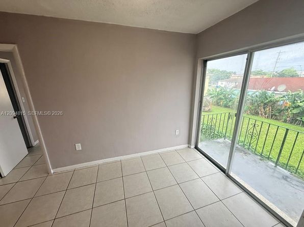 3130 NW 21st Ct #10