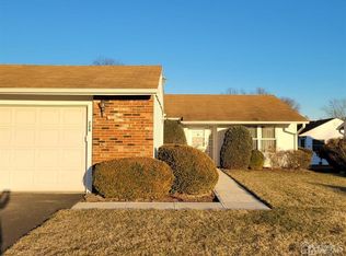 28 Larch Plz, Monroe Township, NJ 08831