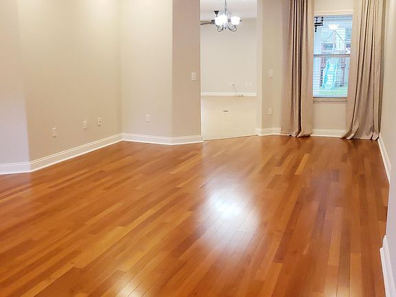 Entry/ Formal living room