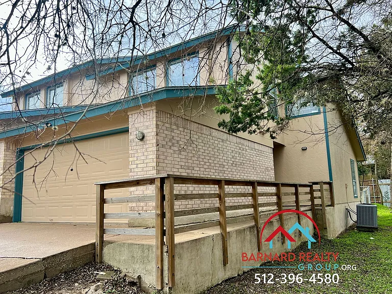 116 Crest Dr — Photo 2