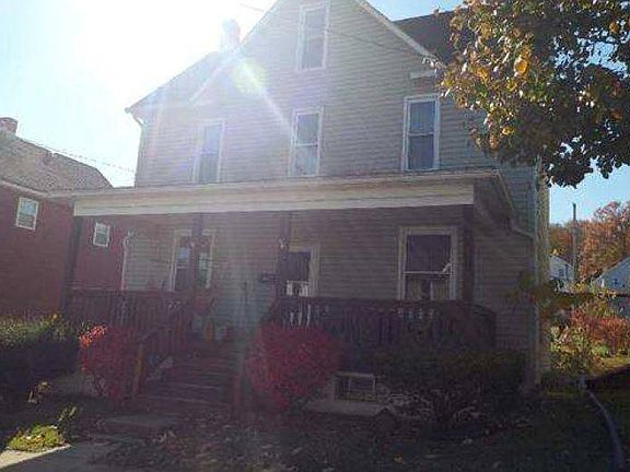 5th image of 221 Holmes St