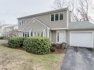 97 Oakwood Ln #97, Worcester, MA 01604