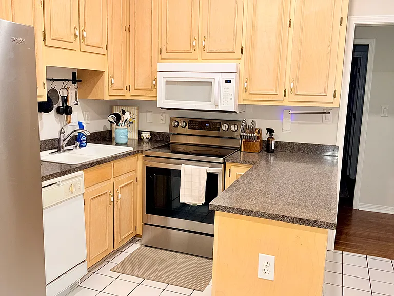 6306 Burnham Wood Pl — Photo 2
