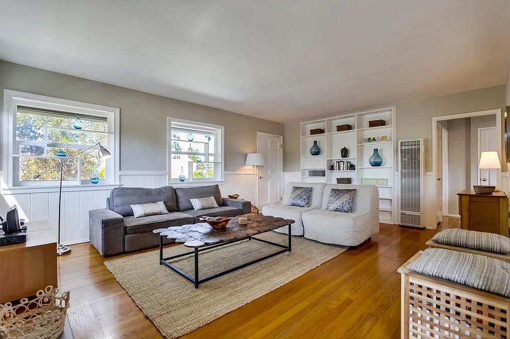 Building Photo - 361 Gravilla St