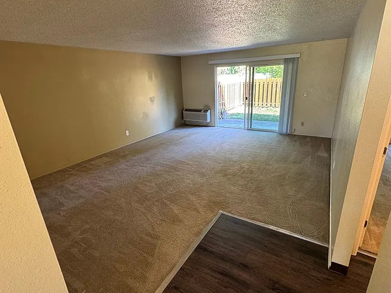 Michelbook Apartments — Photo 35