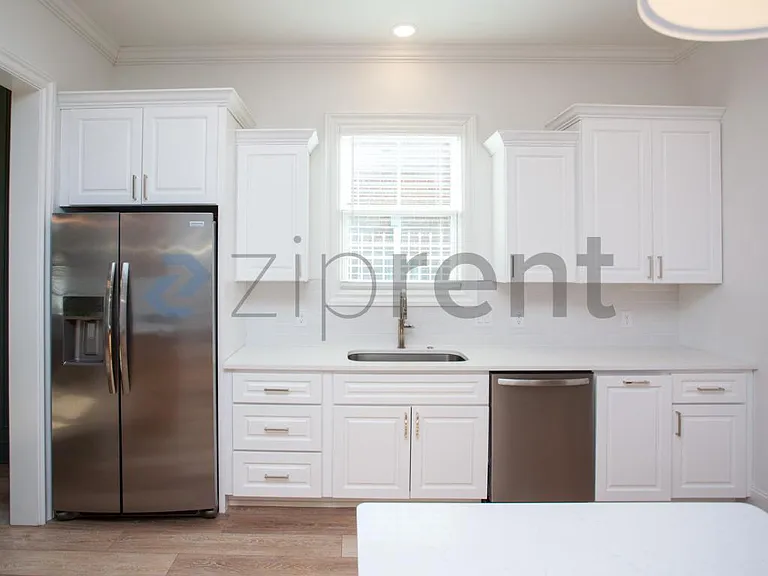 139 W Deaderick St — Photo 8