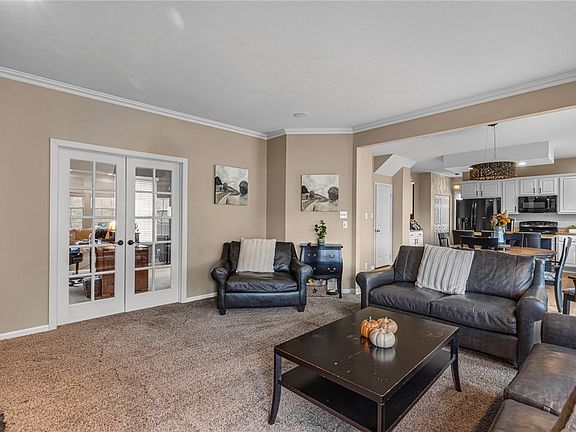5th image of 124 Cherrydale Ct