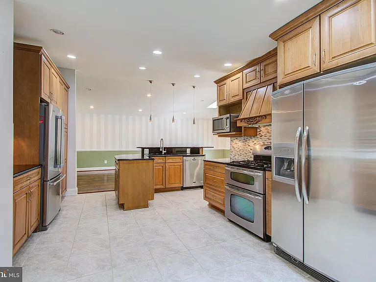9203 Cedarcrest Dr — Photo 9