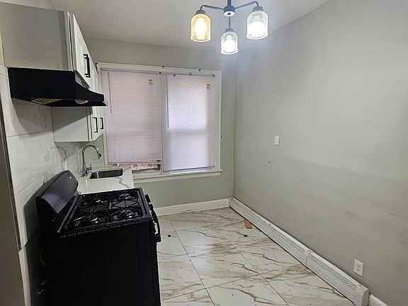 4th image of 379 E 27th St APT 4