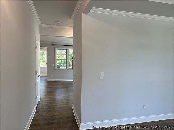 5th image of 373 Kensington Dr
