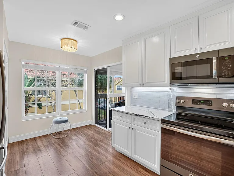 2121 S Ocean Blvd — Photo 7