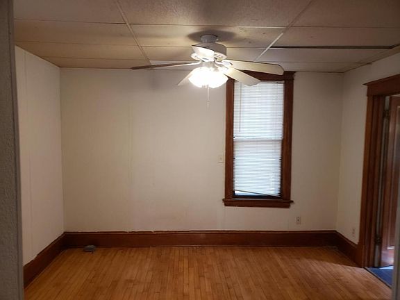 3rd image of 113 3rd Ave S #A
