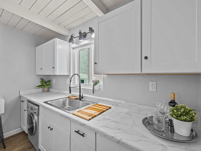 kitchen upper level