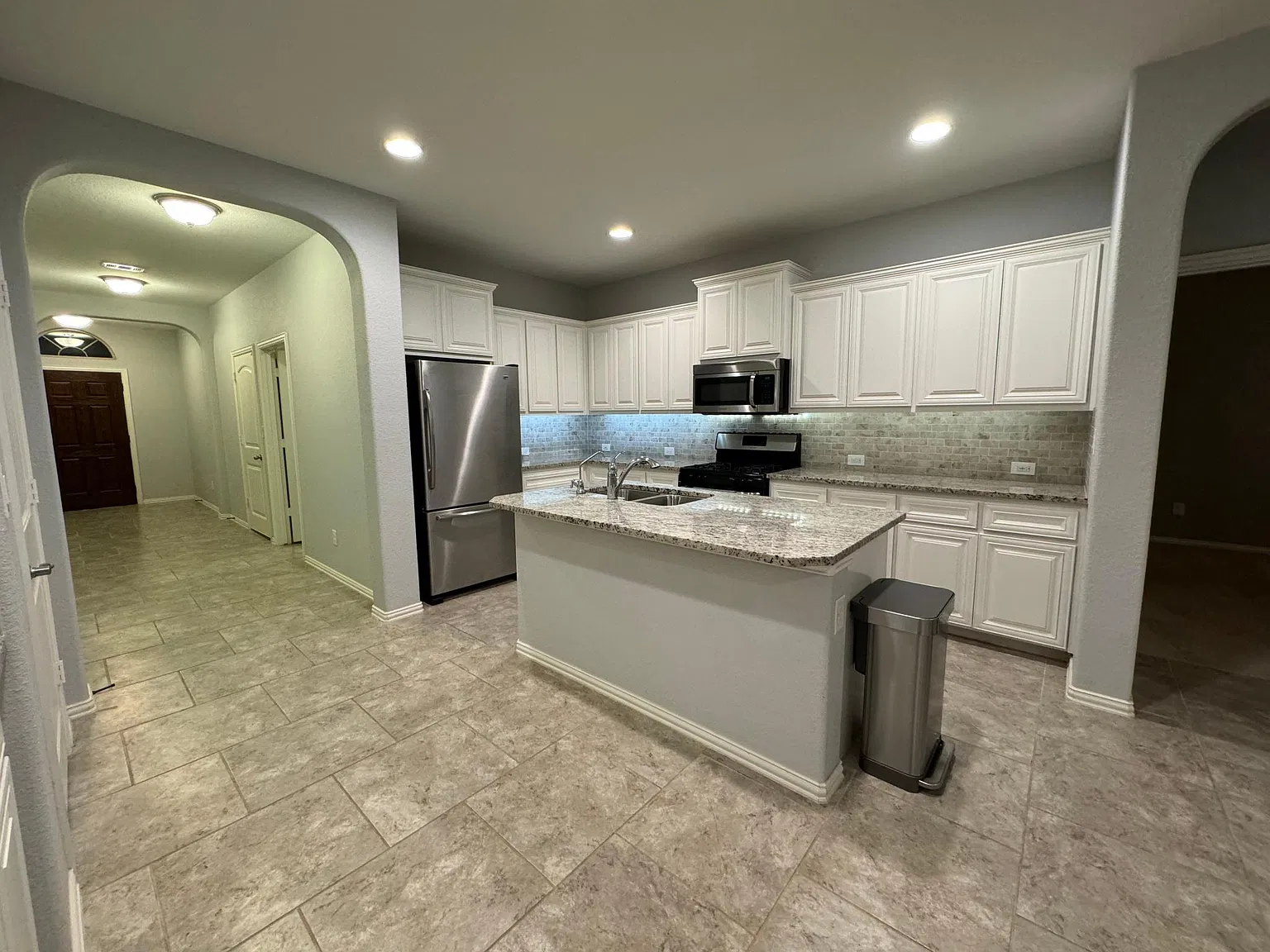 6704 Colony Rd — Photo 3