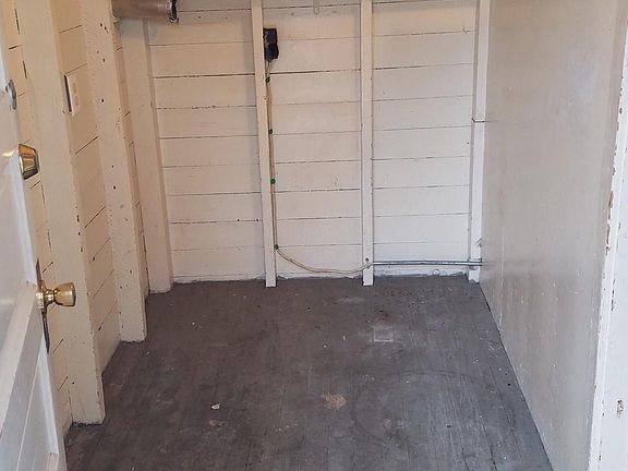 5th image of 246 W 11th St