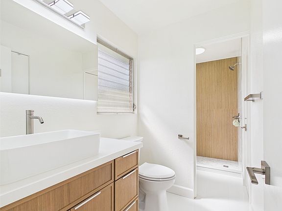 2nd image of 94-615 Kahakea St APT 5L