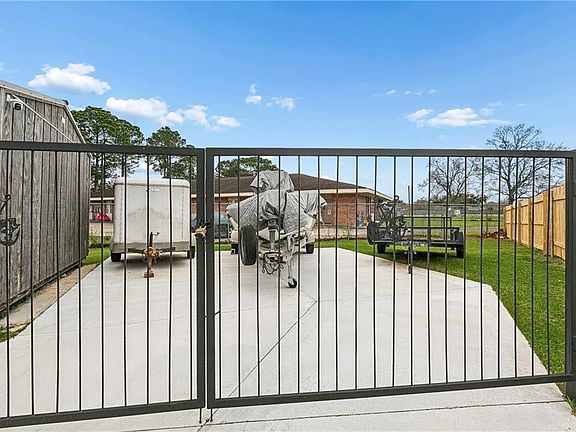 2nd image of 8901 Inez Dr