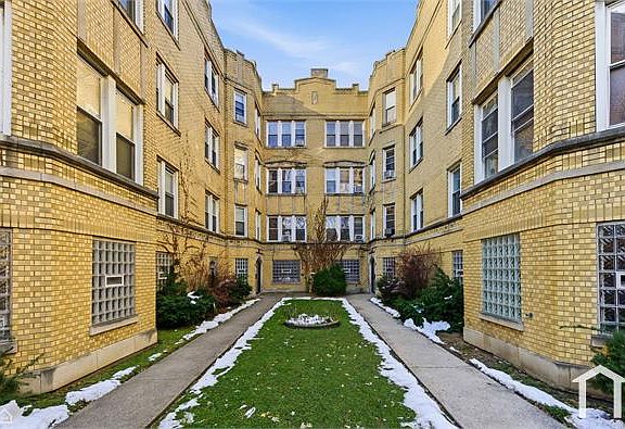 3rd image of 8214 S Drexel Ave APT 1E