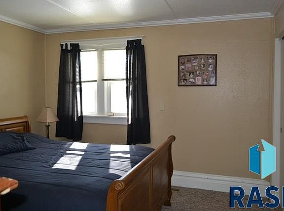 5th image of 820 S 9th Ave