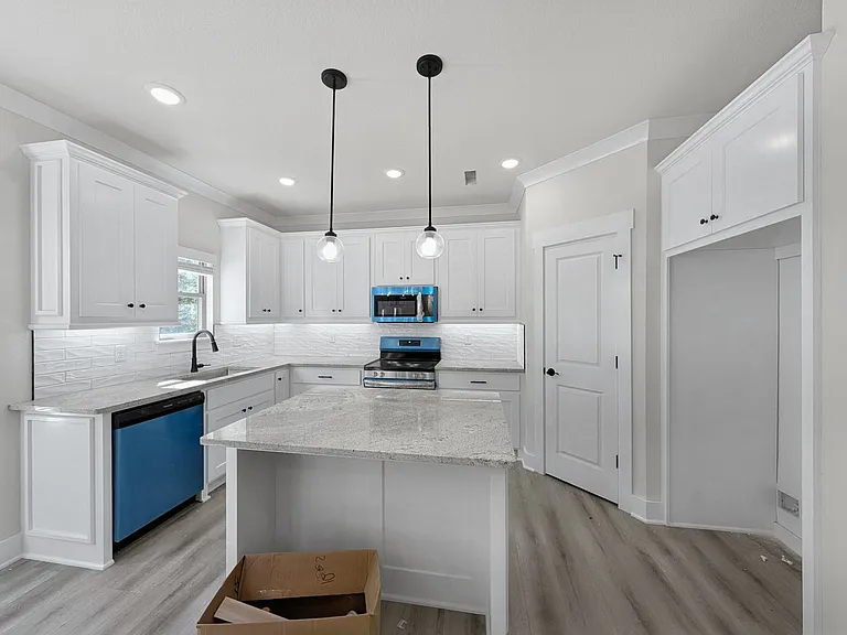 284 Stoneykirk Dr — Photo 5