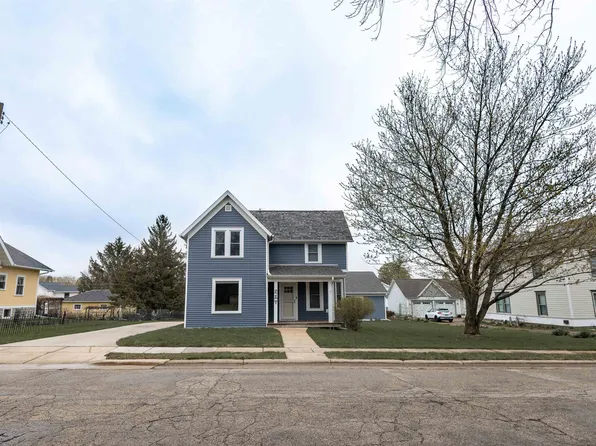 214 W Clarence St, Dodgeville, WI 53533