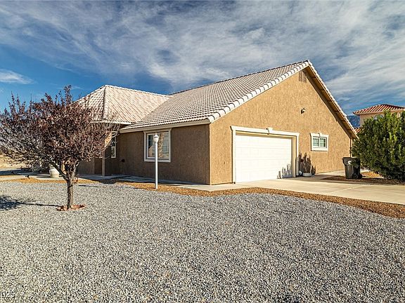 3rd image of 4241 Mule Deer St