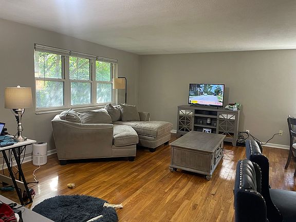 5th image of 7401-7403 Brighton Rd