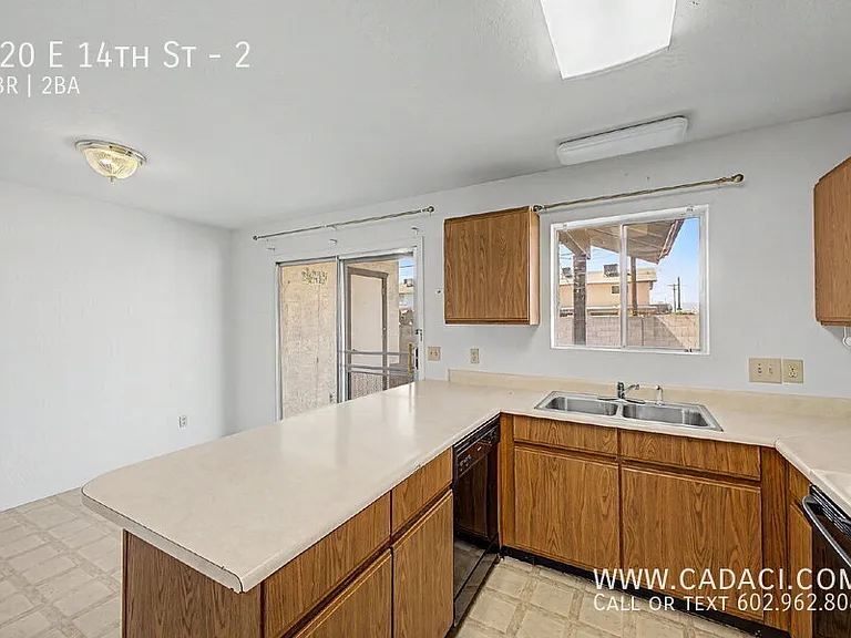 120 E 14th St #2 — Photo 17