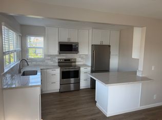 126 3rd St, Seal Beach, CA 90740