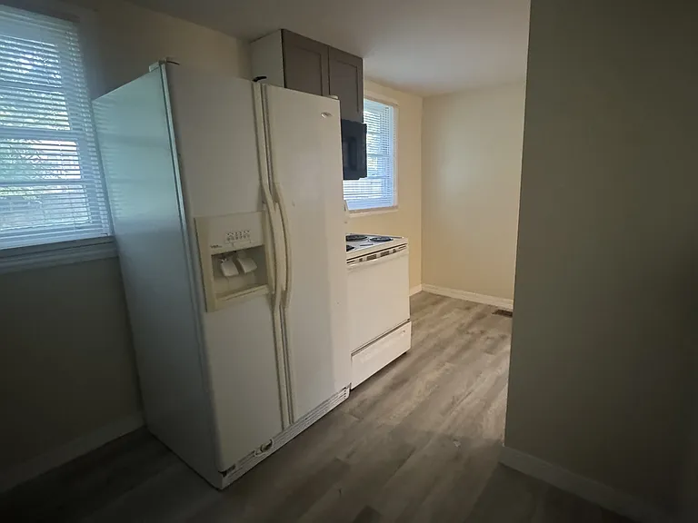 1011 Carter St — Photo 8