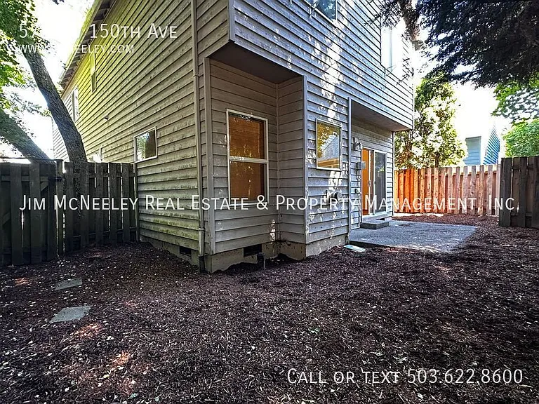 572 SW 150th Ave — Photo 33