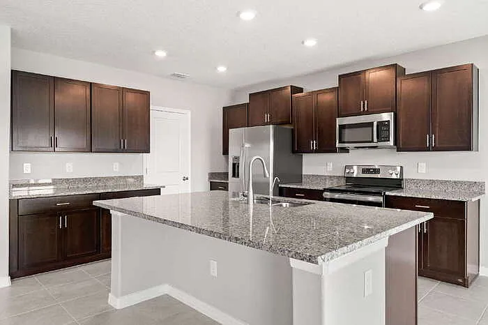 5 bed, 4.0 bath, 3354 sqft, $3,400 — Photo 3