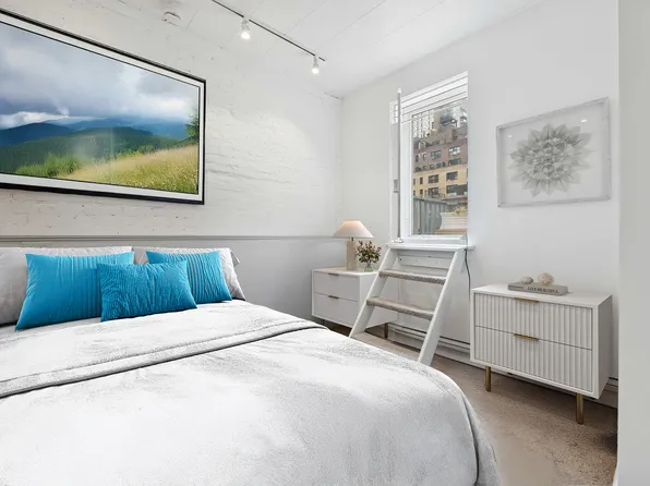 131 East 39th Street image 4 of 12