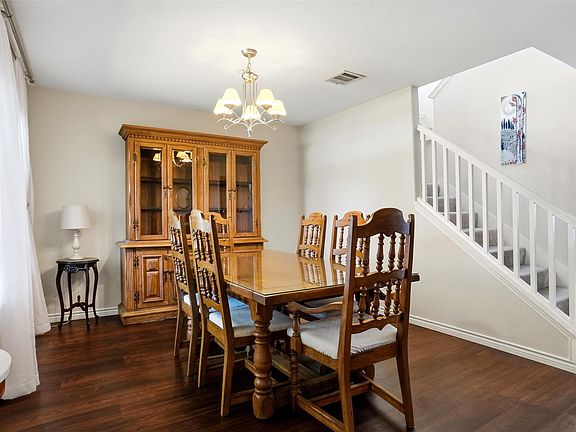 4th image of 133 Bridlewood St