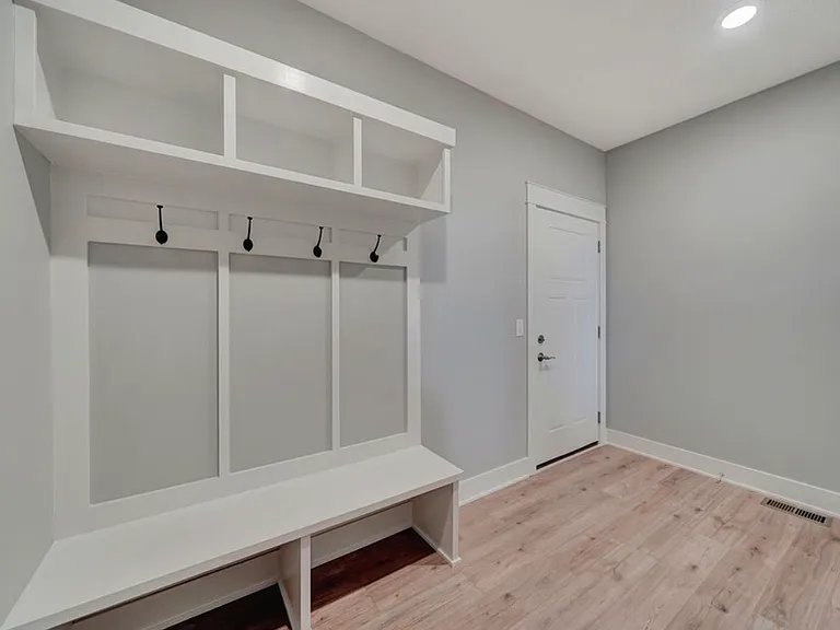 8641 S 49th St — Photo 15