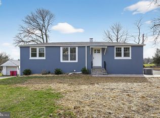 28 Circle Dr, Norristown, PA 19403