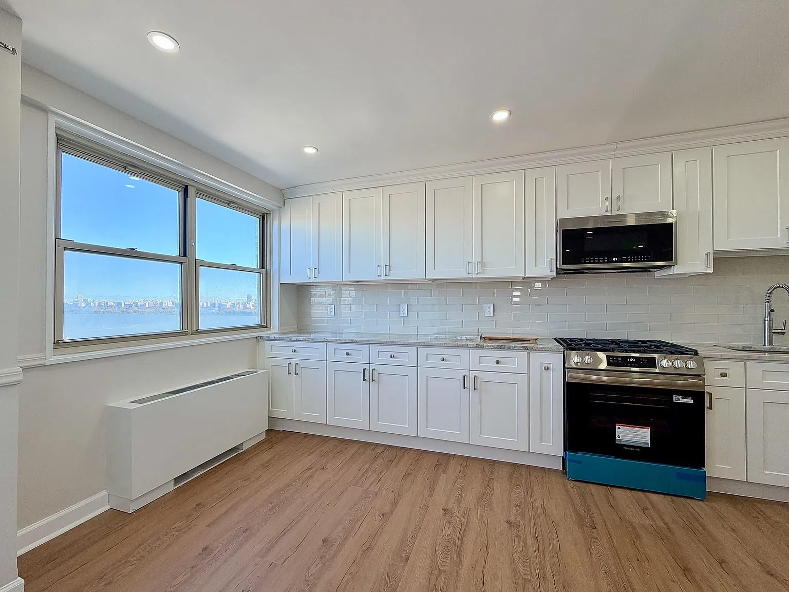 7100 Boulevard East — Photo 4