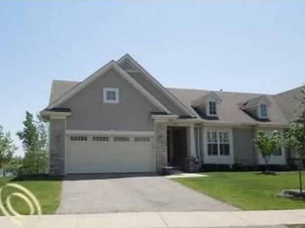 145 Stony Lake Dr #1, Oxford, MI 48371