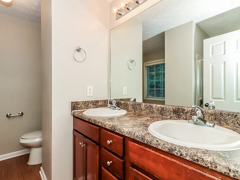 97 Summer Creek Dr — Photo 16