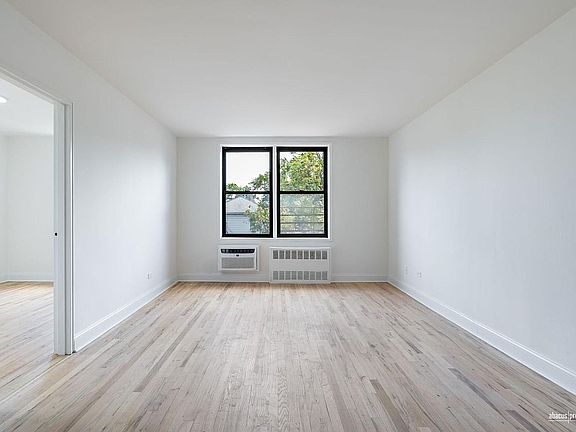 2nd image of 599 E 7th St APT 3U